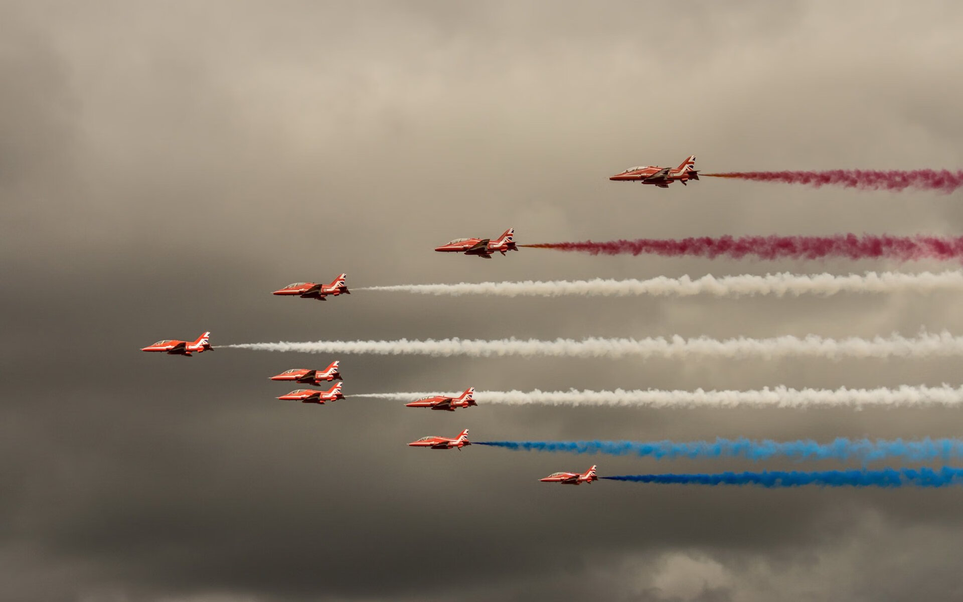 旅顺足球特色小镇带动区域经济快速增长,旅顺胜道室内足球场