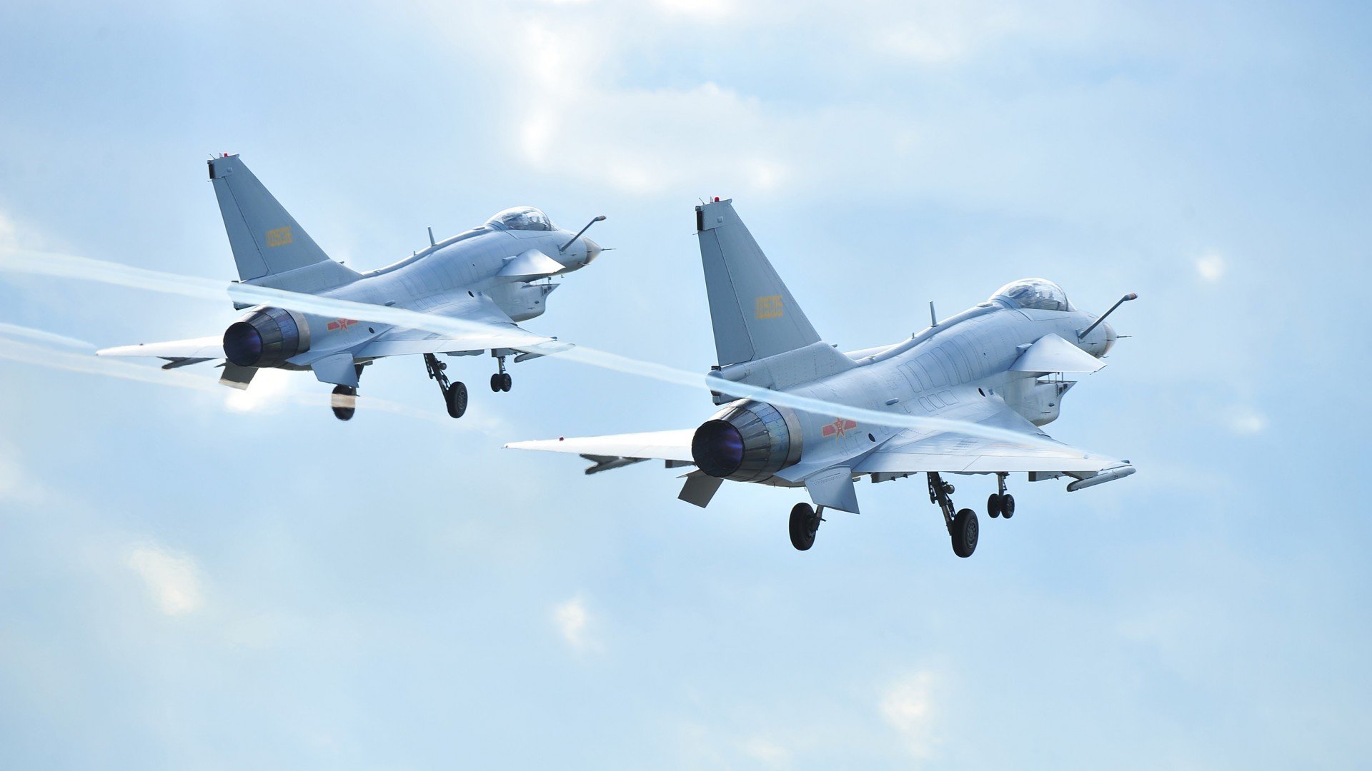 逆境中逆袭的“魔幻团队”:他们的传奇故事,魔幻队员