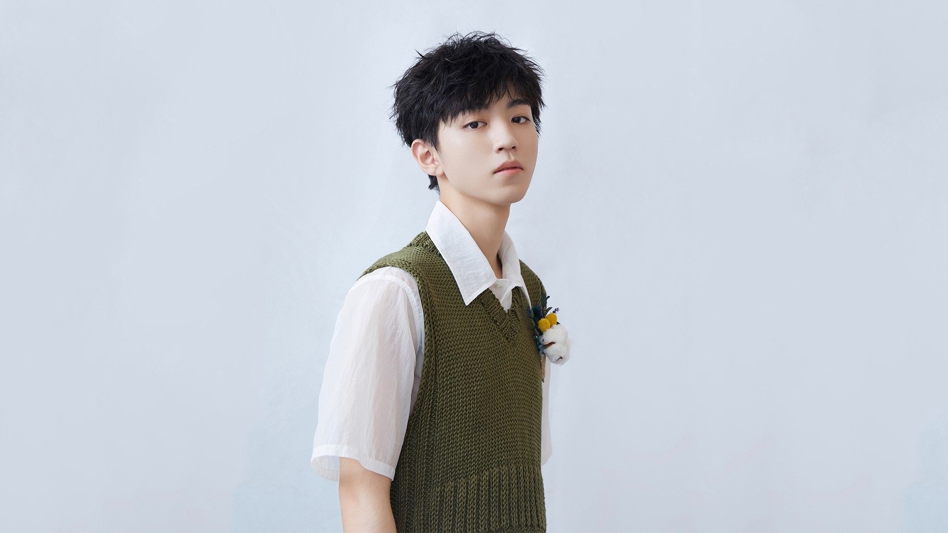 爱游戏内容中心-青少年攀岩训练营，开启极限挑战新征程，学生攀岩