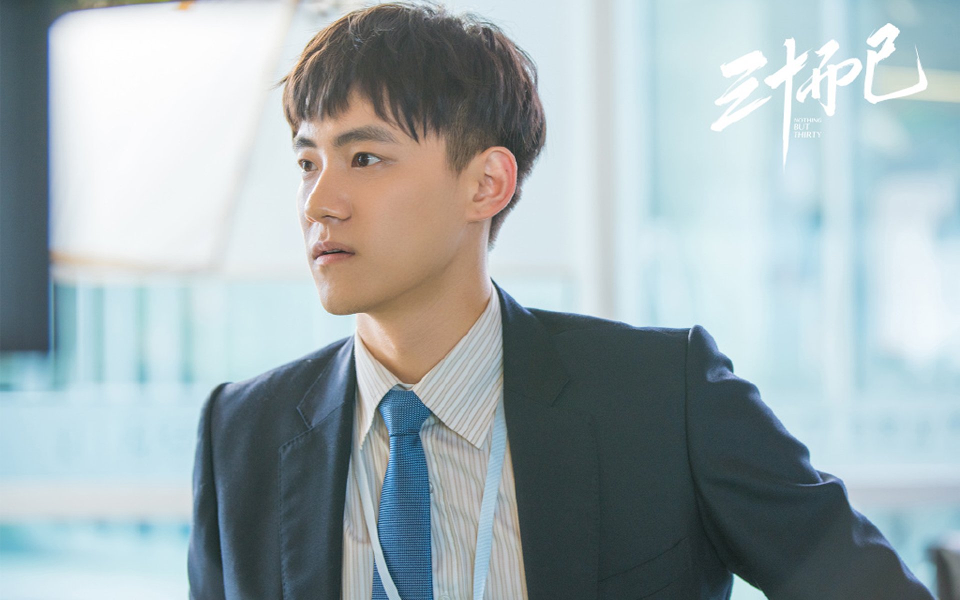 萨拉赫在对阵曼联的比赛中上演帽子戏法,萨拉赫对曼联那个进球不越位嘛