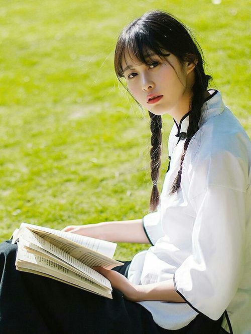 中国足球比赛节奏起伏对情绪管理影响分析，足球节奏越来越快